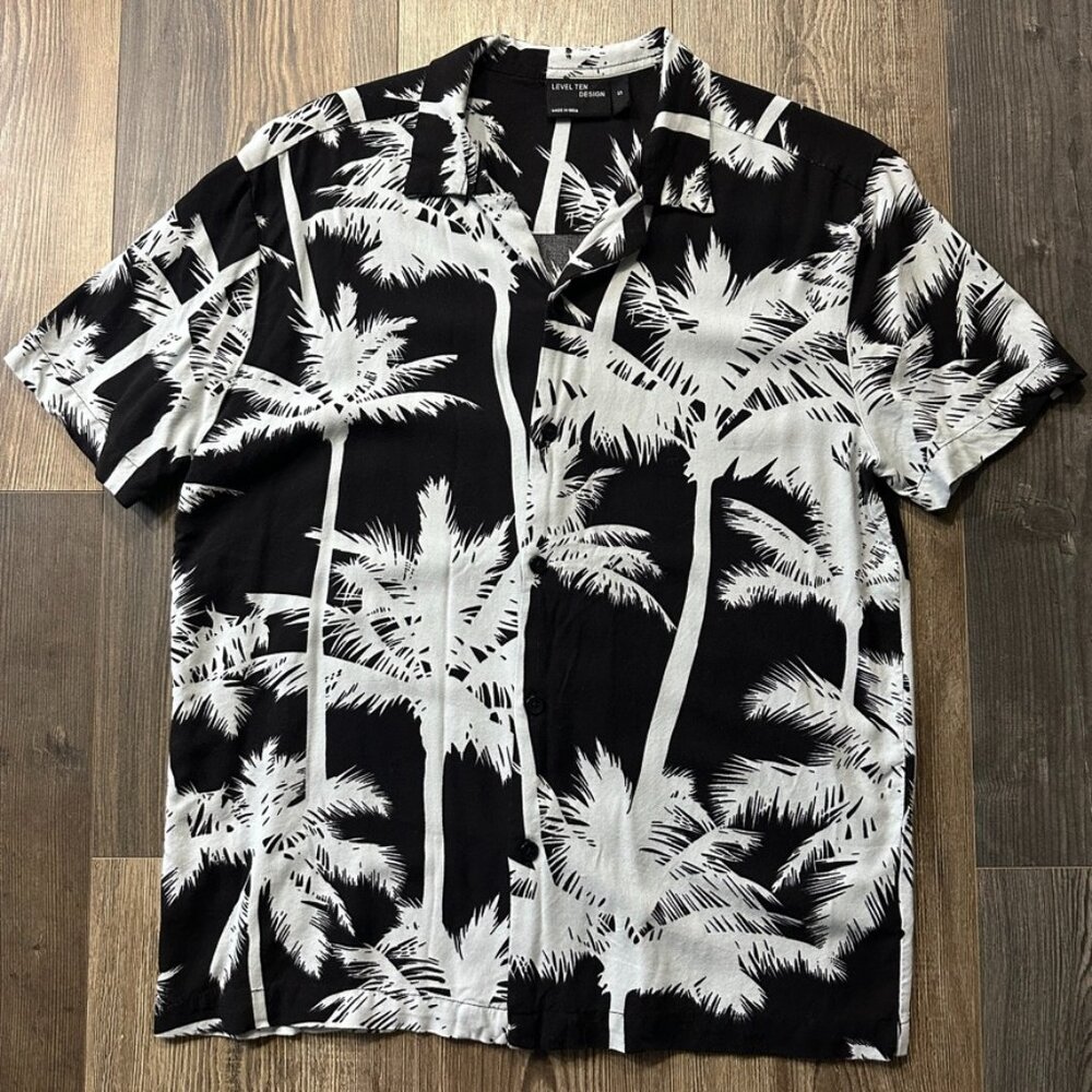Level Ten Design Mens Hawaiian Shirt Small Black Gray Palm Viscose Monochrome